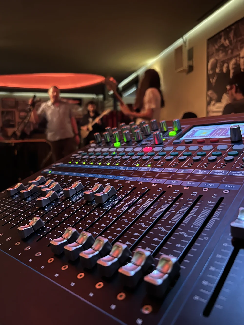 Live Musik mit Allen & Heath QU16